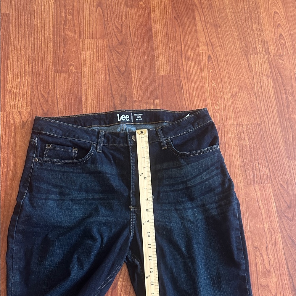 Lee Midnight Blue Regular Fit Mid rise Capri  Denim Jeans size 16 - Picture 3 of 7